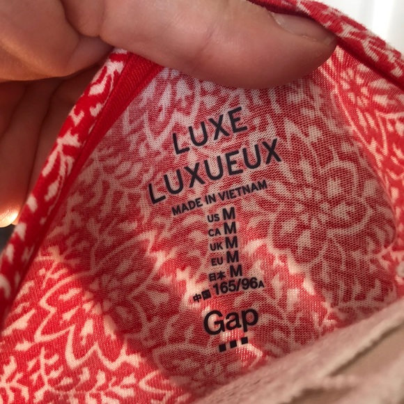 Red flowered shirt - Picture 3 of 7